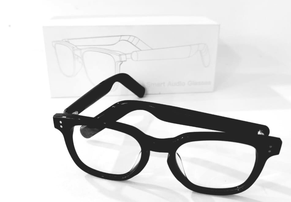 Eyeglass
